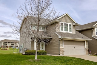 412 Cimarron Dr NE, Hiawatha, IA 52233