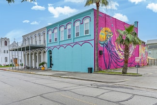 1805 Market St, Galveston, TX 77550