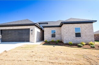 14 Oaks Ln, Greenbrier, AR 72058