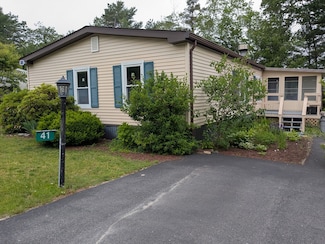 41 Pipers Way, Carver, MA 02330