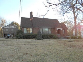 531 W Washington St, Camden, AR 71701