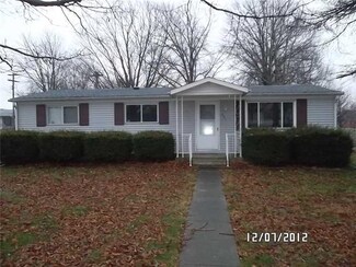 541 N High St, Jamestown, IN 46147