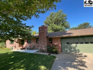 709 Somerset Place, McPherson, KS 67460