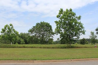 195 Stonegate Ln, Albany, GA 31721