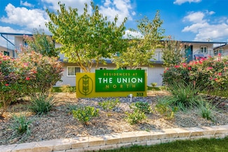 2211 W Hickory St Unit A4R, Denton, TX 76201