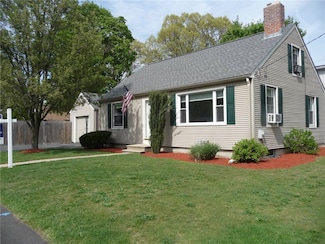 22 Kendall Ln, Warwick, RI 02888