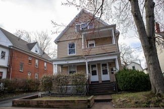 25-27 Roosevelt St, Hartford, CT 06114