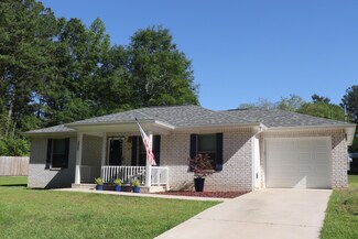 2020 Lacey Ln, Crestview, FL 32536