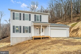 884 Doom Peak Rd, Linden, VA 22642