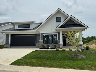1983 Harvest Rd, Liberty, MO 64068