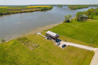 1730 Catfish Ln, Crump, TN 38327
