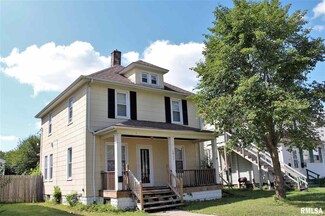 1911 11th St, Moline, IL 61265