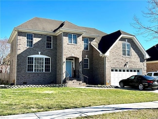 576 Hunts Pointe Dr, Virginia Beach, VA 23464