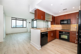 175 Huguenot St Unit 2505, New Rochelle, NY 10801
