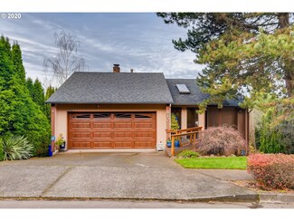 817 SW 8th St, Gresham, OR 97080