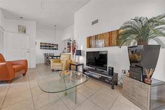 2811 N Oakland Forest Dr Unit 202, Oakland Park, FL 33309