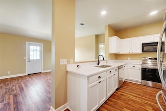 136 Holmstrom St, Hutto, TX 78634