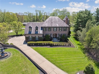 107 Treetop Ln, Canonsburg, PA 15317