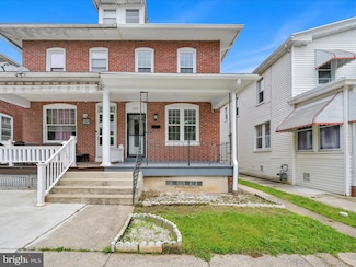 1529 Luzerne St, Reading, PA 19601