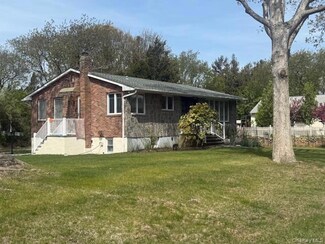 4225 Stars Rd, East Marion, NY 11939