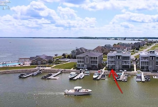 2568 S Waterside Ct Unit 211, Marblehead, OH 43440