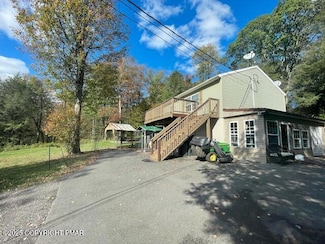 1138 Little Billy Ln, Tobyhanna, PA 18466