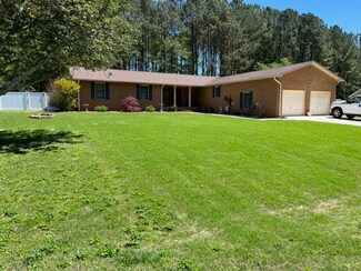 208 Meadowbrook Ln, La Fayette, GA 30728