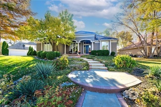 609 NE Lake Pointe Dr, Lees Summit, MO 64064