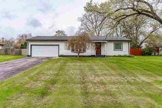 2223 Otsego Dr, Fort Wayne, IN 46825