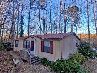 910 Knottywood Dr, Lavonia, GA 30553
