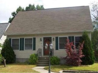 8 Buttonwood Ln, Acushnet, MA 02743