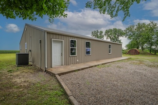 6252 NW Scammon Rd, Mc Cune, KS 66753