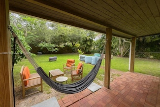 1055 NE 121st St, North Miami, FL 33161