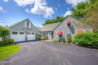 470 Devon Rd, Lee, MA 01238