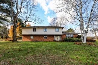 10685 Limeridge Rd, Hiram, OH 44234