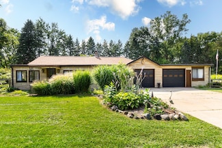 3860 S Latson Rd, Howell, MI 48855