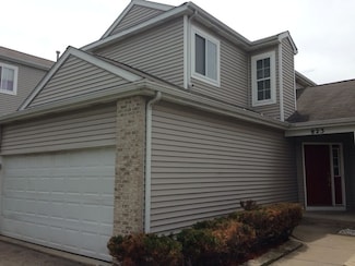 823 Park Bluff Cir, Elgin, IL 60120