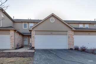 692 N Western Ln, Addison, IL 60101