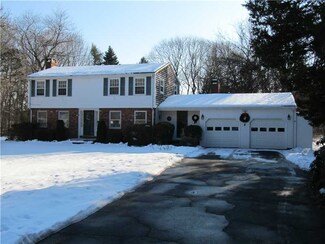 40 Pine Hill Dr, East Greenwich, RI 02818