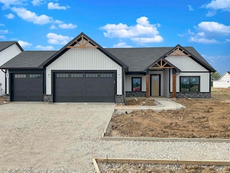 841 Ravenstone Dr, Lafayette, IN 47909