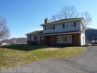 9700 Roanoke Rd, Elliston, VA 24087