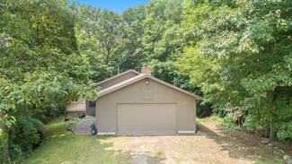 465 Burton St SW, Grand Rapids, MI 49534