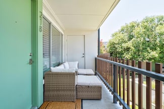 2200 Dickson Dr Unit 218, Austin, TX 78704