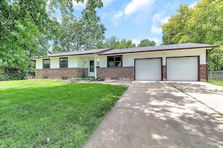6222 Danbury St, Bel Aire, KS 67220
