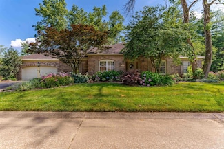 7377 Castle Hills Dr, Newburgh, IN 47630