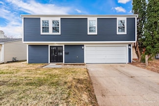 18 Village Ct, Elgin, IL 60120
