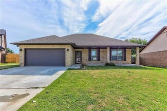 604 Cactus Ct, Yukon, OK 73099