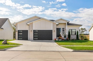 1030 Harrington Way, Waukee, IA 50263