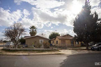 9500 Carnation Ave, Lamont, CA 93241