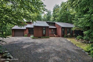 106 Blue Spruce Crescent, Pocono Pines, PA 18350